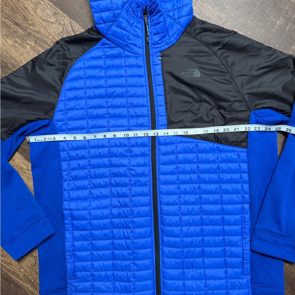 The North Face Thermoball Flash Hooded Jacket - Picture 2 of 9